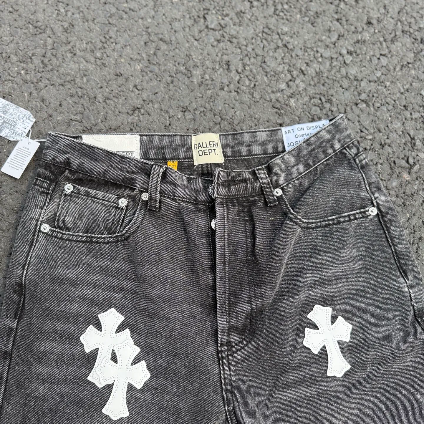 #8160 P260💰 Independent GALLERY DEPT. Vintage spliced black and gray snowflake pattern cross loose washed flared jeans - truly restore the ultimate texture of Vintage - original hardware accessories washed and other elevators, QR code analysis are all purchased from the original factory, high degree of restoration, you are welcome to compare with a certain product ~ - three-dimensional version Loose and comfortable, not picky about the figure, taller and slimmer, factory Seiko, original factory quality control, same style for men and women, can be matched with couples, versatile recommendation Essential jeans for all seasons - sizes: 28 30 32 34 36